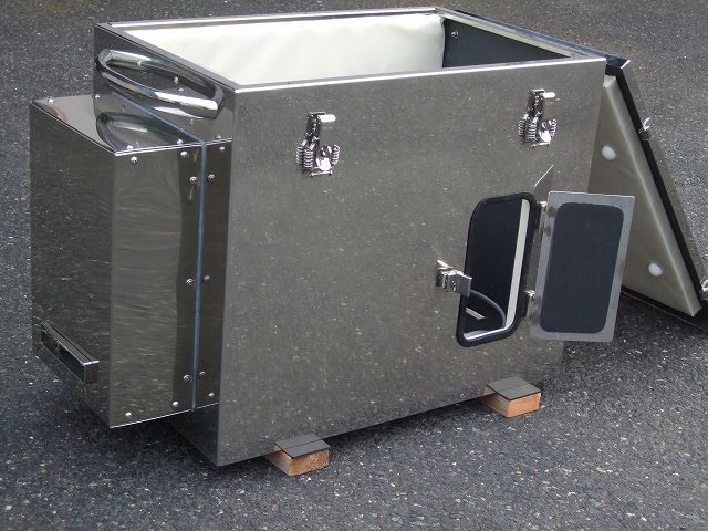 消音ＢＯＸ　消音BOX 発電機　静音　HONDA EU16i ＥＵ１６i 大阪　キャンピングカー